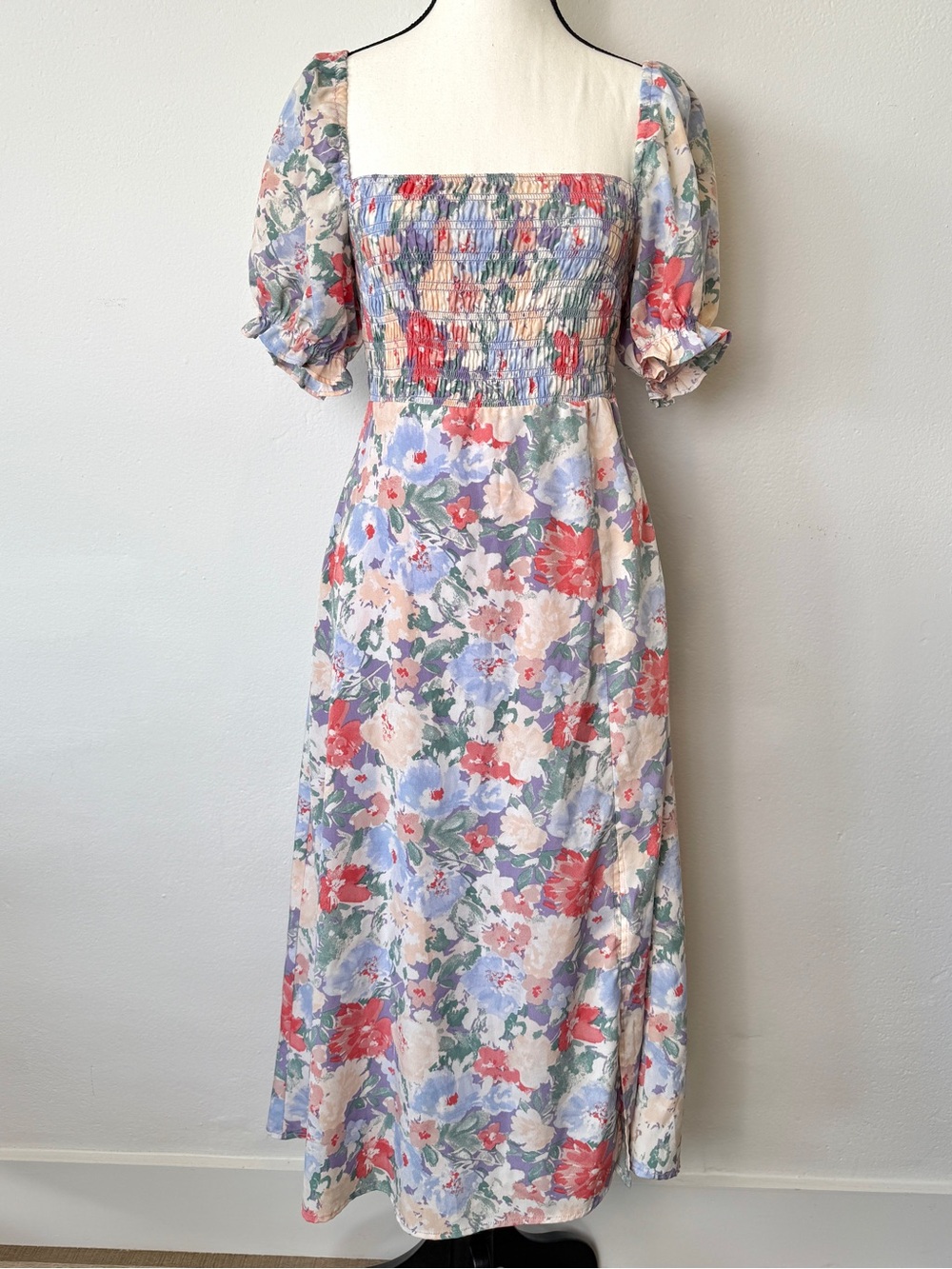 ASTR The Label Size Small Floral Smocked Puff Sleeve Midi Dress - Picture 1 of 12